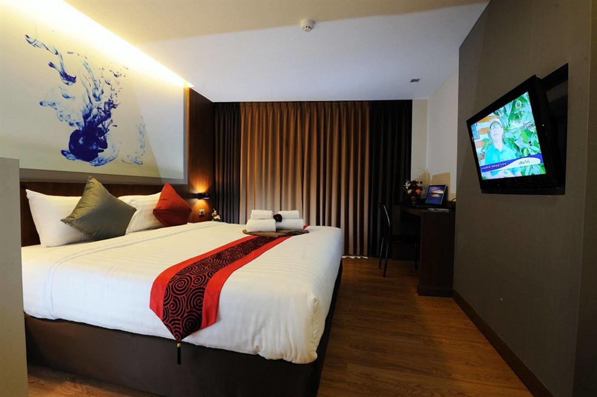 41 Suite Bangkok Exterior photo