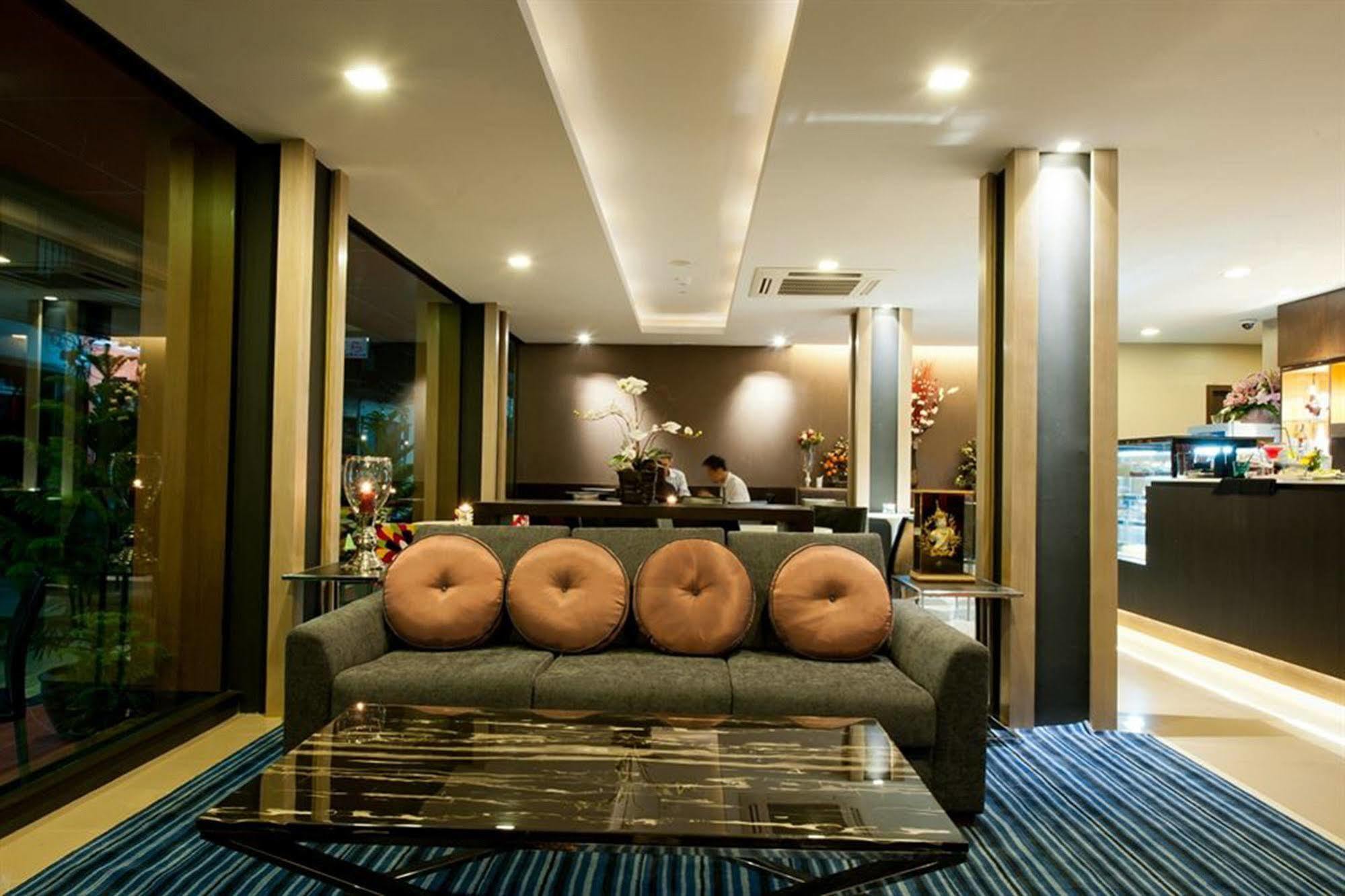 41 Suite Bangkok Exterior photo